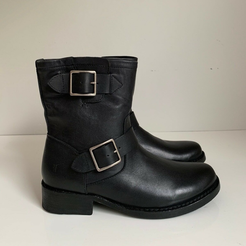 *NEW* Frye Veronica 6.5 Short Black Leather Boots